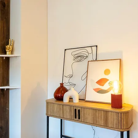 Lumineux Pour 2 A 10min A Pied Du Centre דירה